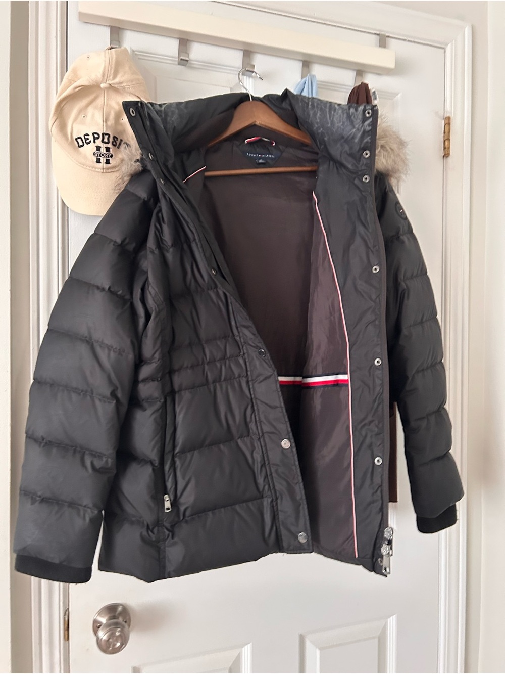 Tommy Hilfiger Black Quilted Down-Style Puffer Jacket with Faux Fur Trim